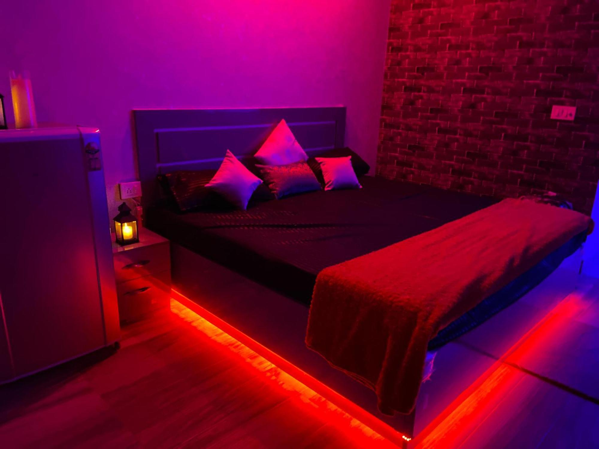 Kinky Dark Rooms เกรทเตอร์นอยดา ภายนอก รูปภาพ